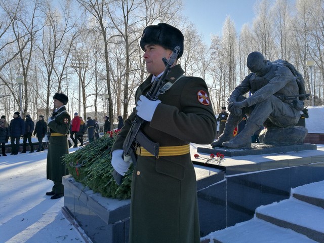 zashitnik miting 08