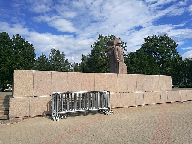 tribuna 01