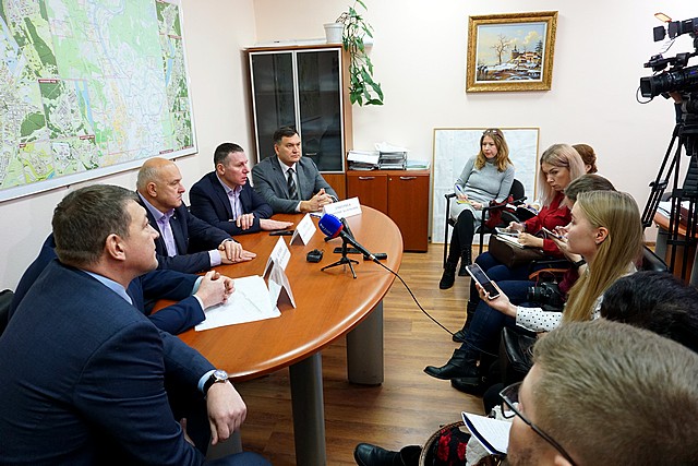 Press-Konferenciya 01