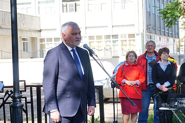 pamyatnik oplesninu 03
