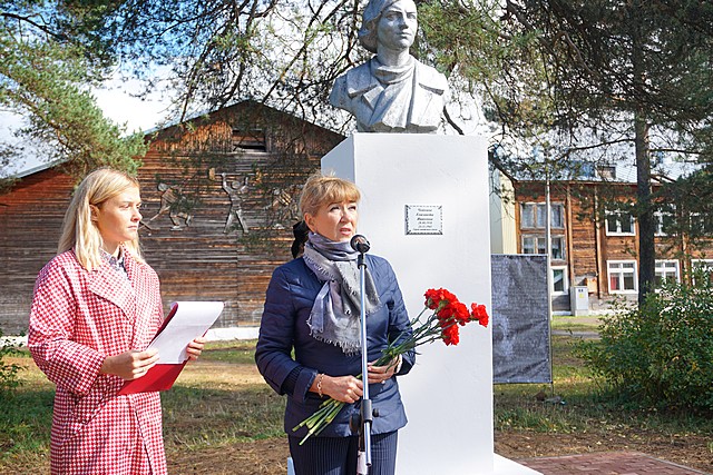 pamyatnik Lizy Chaikinoi 02