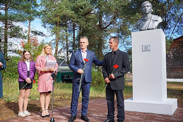pamyatnik Lizy Chaikinoi 03