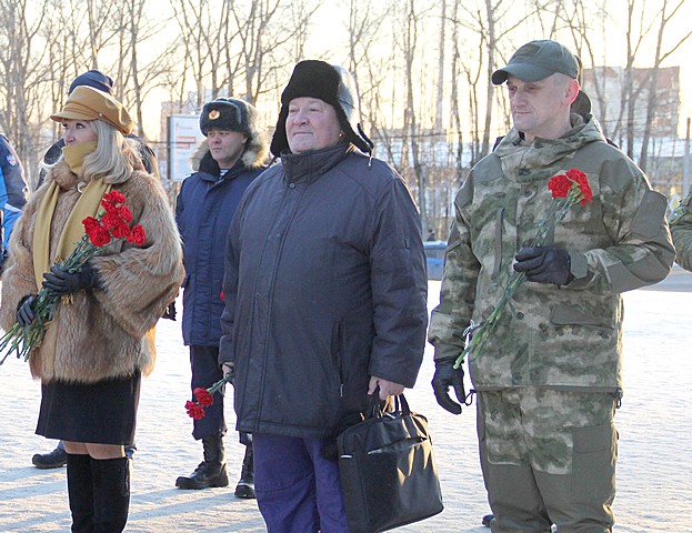 geroi otechestva vozlozheniye 02