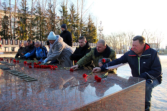 geroi otechestva vozlozheniye 04