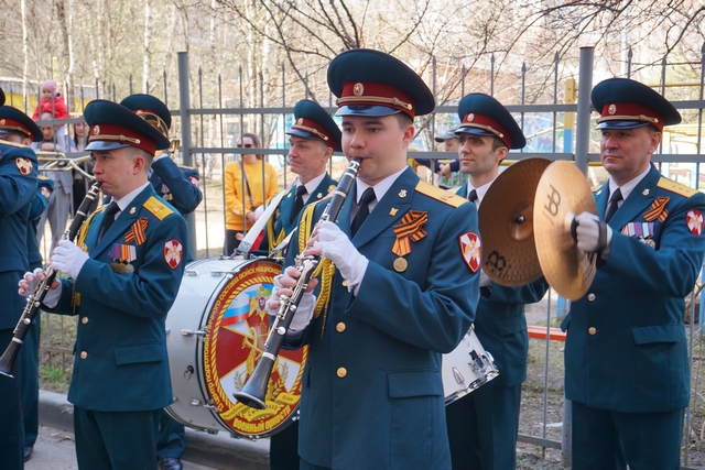 pozdravleniya-veteranov 02