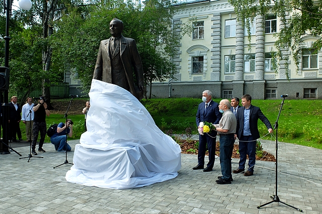 morozov pamyatnik 02