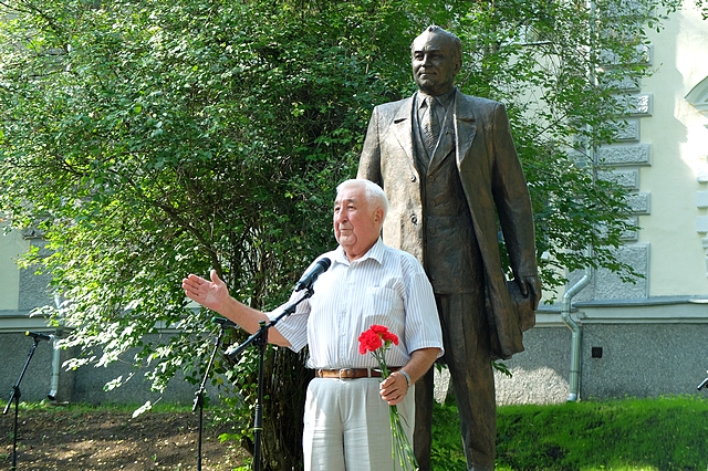 morozov pamyatnik 09