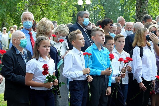 morozov pamyatnik 17