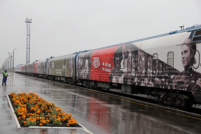 poezd-pobedy 01